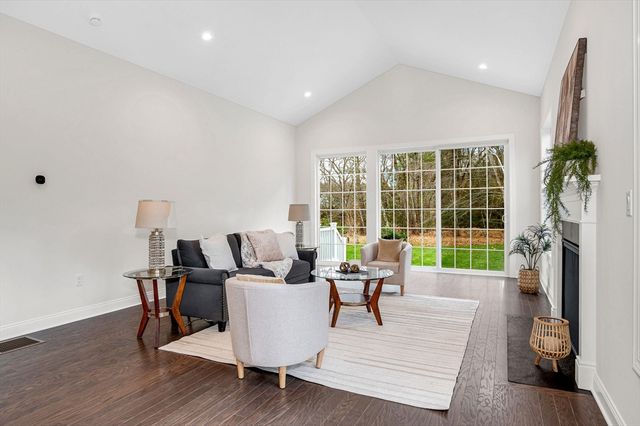 12 Hope Lane 14, Boxford, MA 01921