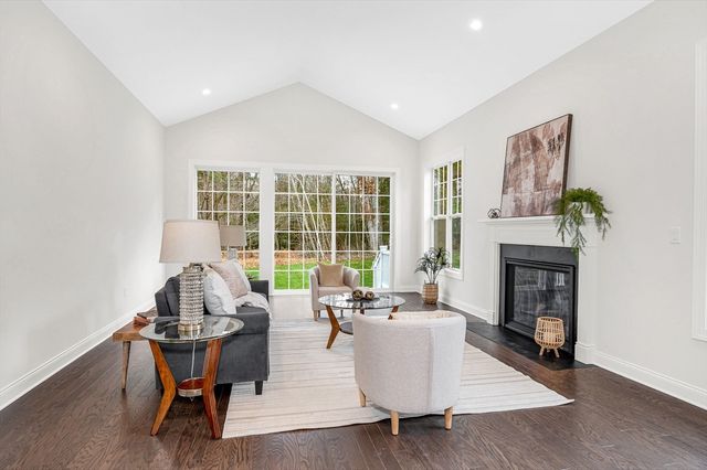 12 Hope Lane 14, Boxford, MA 01921