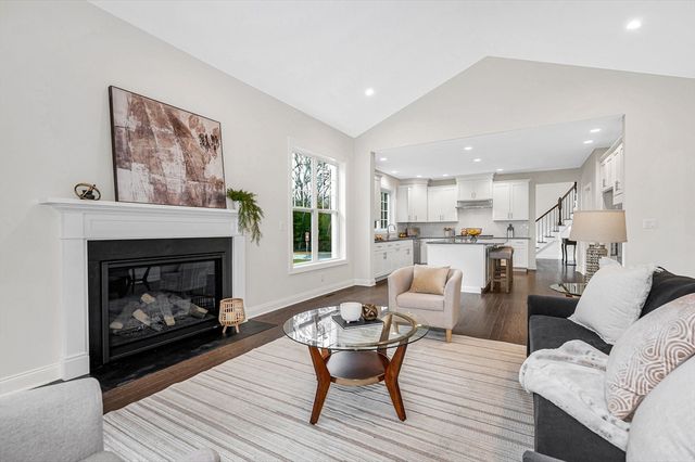 12 Hope Lane 14, Boxford, MA 01921