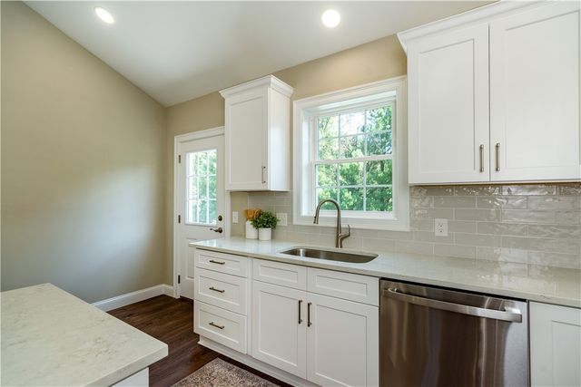 9 Fieldstone Way, Johnston, RI 02919