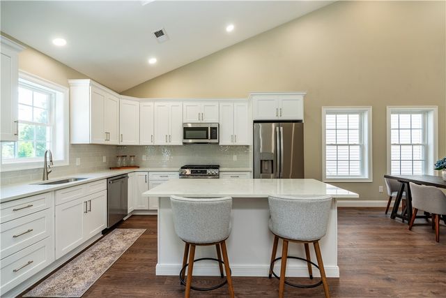 9 Fieldstone Way, Johnston, RI 02919