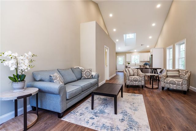 9 Fieldstone Way, Johnston, RI 02919