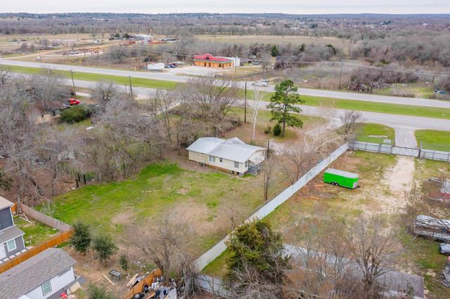 262 Highway 290 E, Elgin, TX 78621