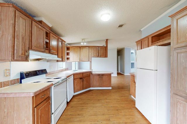 262 Highway 290 E, Elgin, TX 78621