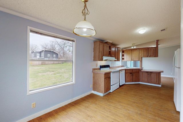 262 Highway 290 E, Elgin, TX 78621