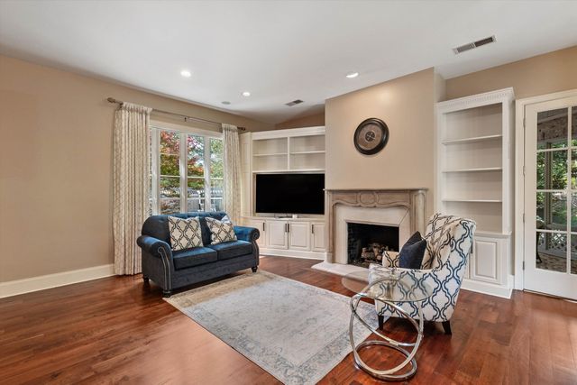 6032 EVENSONG CV, Memphis, TN 38120