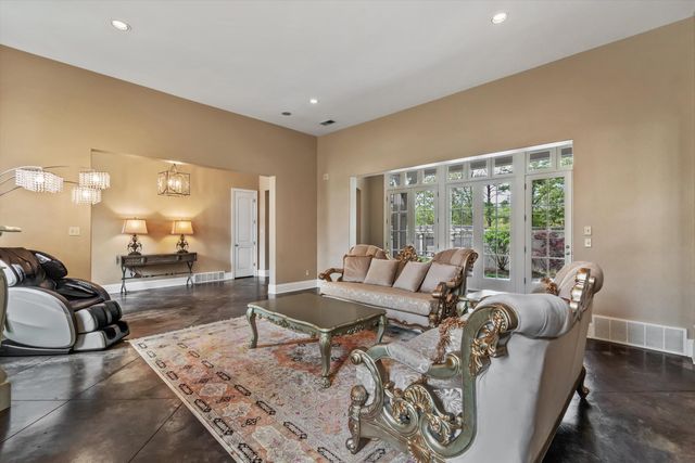 6032 EVENSONG CV, Memphis, TN 38120