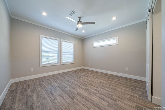 2115 W Houston, San Antonio, TX 78207