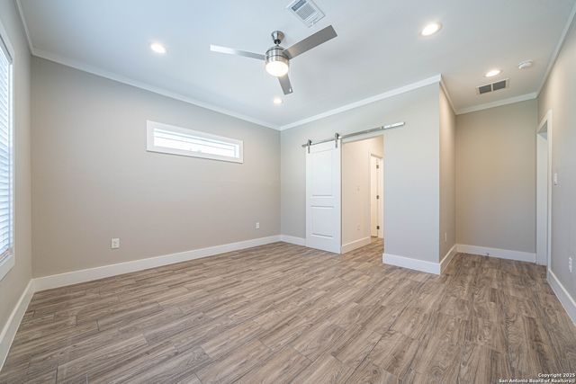 2115 W Houston, San Antonio, TX 78207