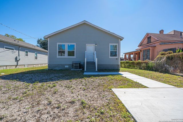 2115 W Houston, San Antonio, TX 78207