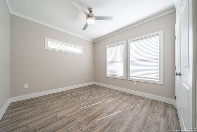 2115 W Houston, San Antonio, TX 78207