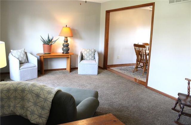 1012 SW Eastman Street, Blue Springs, MO 64015