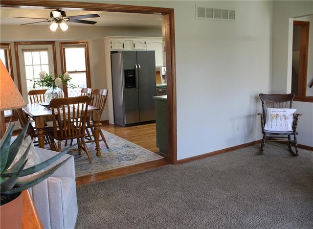 1012 SW Eastman Street, Blue Springs, MO 64015