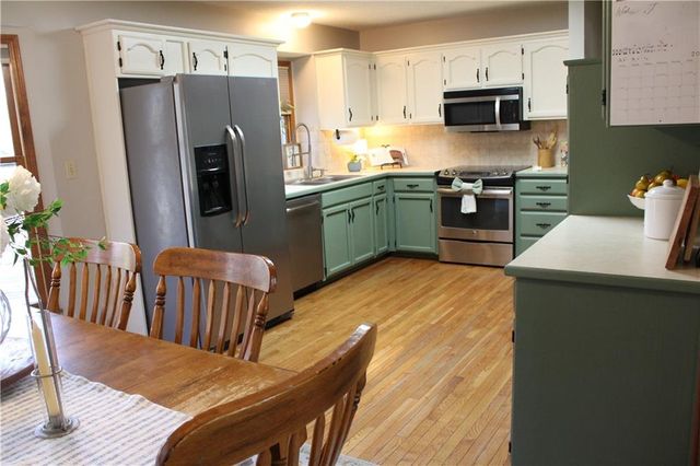 1012 SW Eastman Street, Blue Springs, MO 64015
