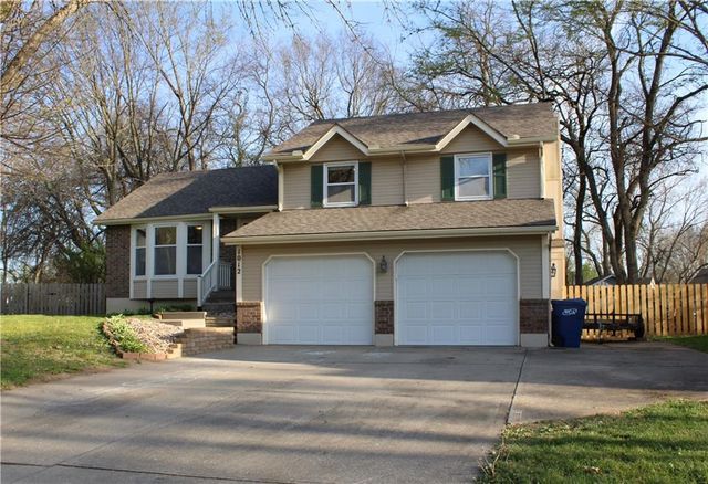 1012 SW Eastman Street, Blue Springs, MO 64015
