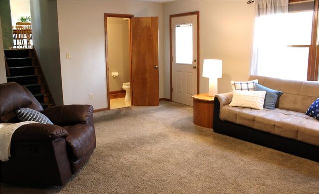 1012 SW Eastman Street, Blue Springs, MO 64015