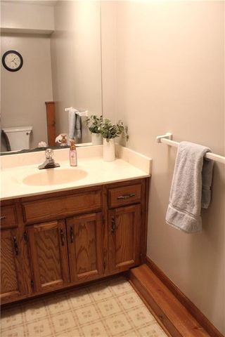 1012 SW Eastman Street, Blue Springs, MO 64015