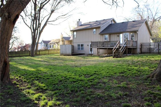 1012 SW Eastman Street, Blue Springs, MO 64015
