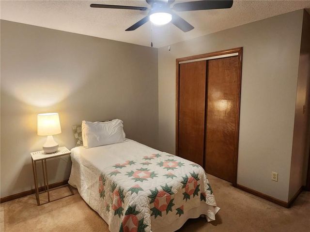 1012 SW Eastman Street, Blue Springs, MO 64015