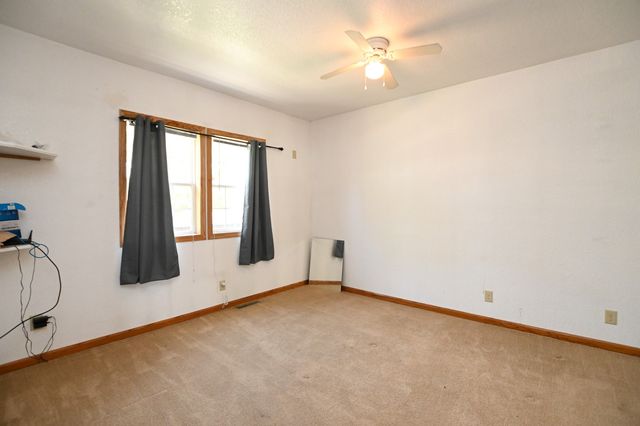 1322 J Street SW, Cedar Rapids, IA 52404