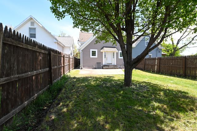 1322 J Street SW, Cedar Rapids, IA 52404