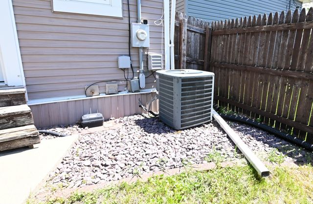 1322 J Street SW, Cedar Rapids, IA 52404
