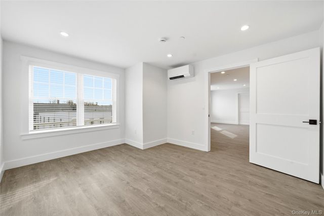 180 Deer Park Avenue 303, Babylon, NY 11702