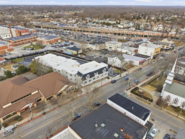 180 Deer Park Avenue 303, Babylon, NY 11702