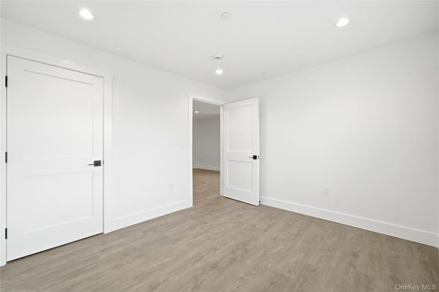 180 Deer Park Avenue 303, Babylon, NY 11702