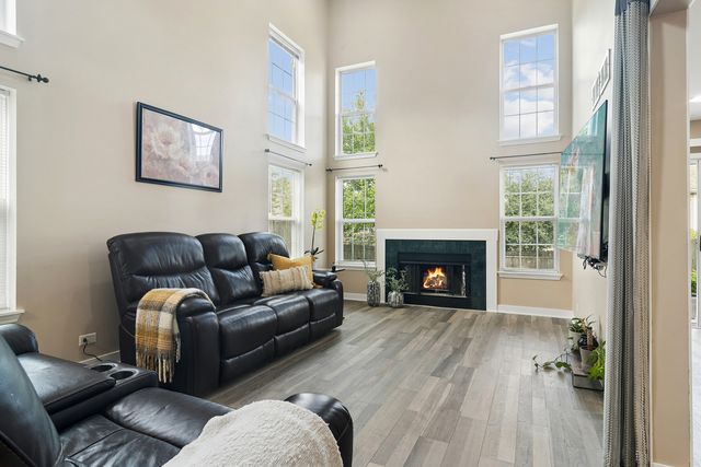 1432 NEWPORT Lane, Mundelein, IL 60060