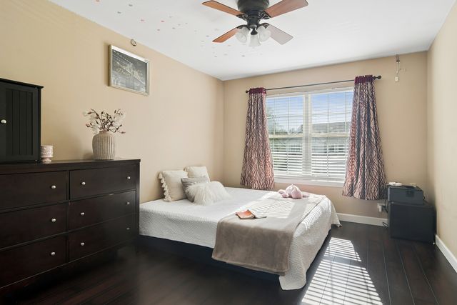 1432 NEWPORT Lane, Mundelein, IL 60060
