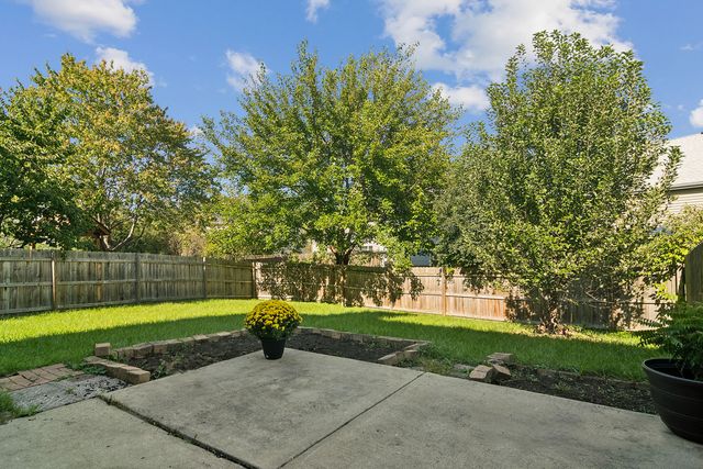 1432 NEWPORT Lane, Mundelein, IL 60060