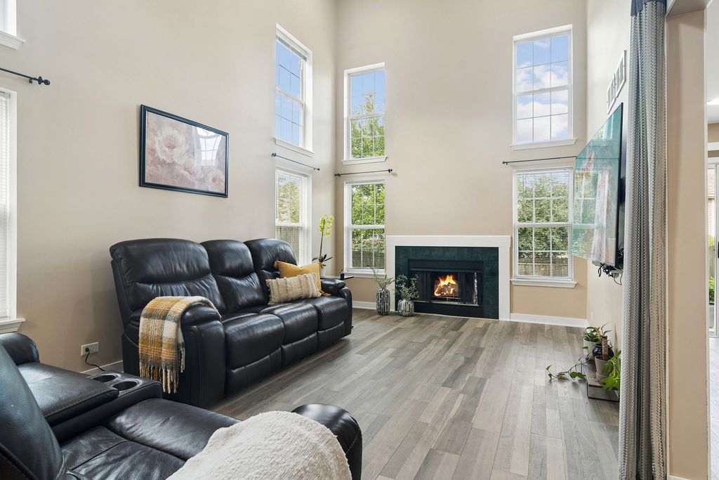 1432 NEWPORT Lane, Mundelein, IL 60060 — photo 2