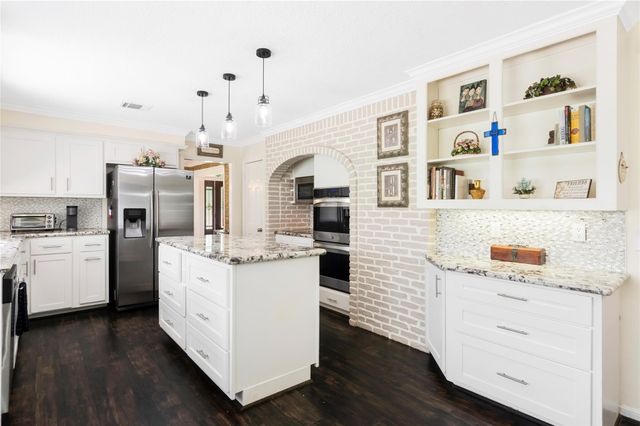 15610 Winmoss Court, Houston, TX 77068