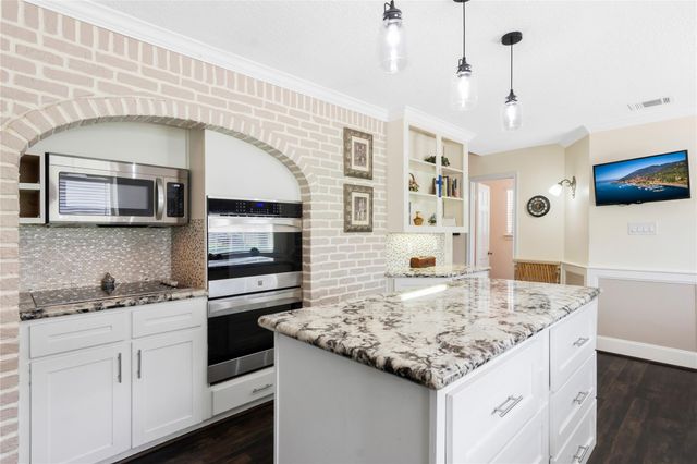 15610 Winmoss Court, Houston, TX 77068