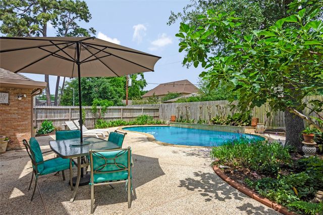 15610 Winmoss Court, Houston, TX 77068