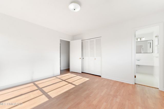 13013 Cambridge Boulevard, Ocean Springs, MS 39564