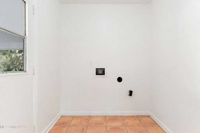 13013 Cambridge Boulevard, Ocean Springs, MS 39564