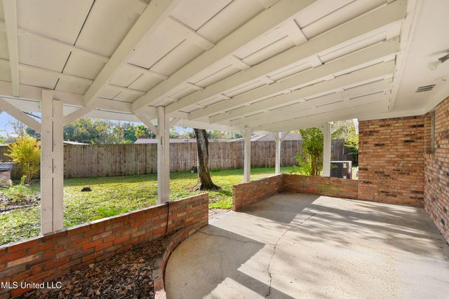 13013 Cambridge Boulevard, Ocean Springs, MS 39564