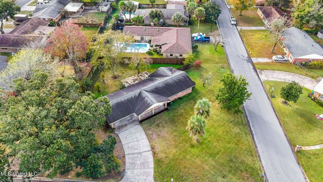 13013 Cambridge Boulevard, Ocean Springs, MS 39564