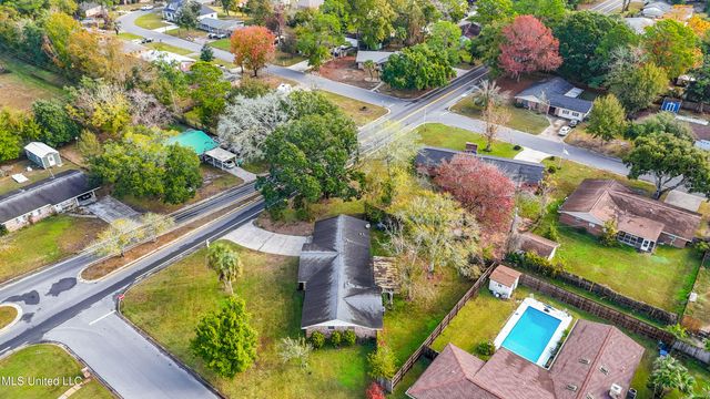 13013 Cambridge Boulevard, Ocean Springs, MS 39564