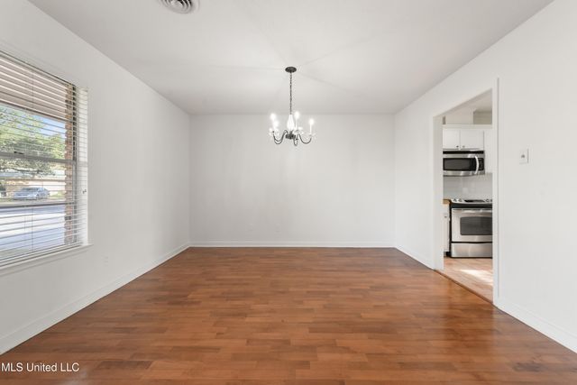 13013 Cambridge Boulevard, Ocean Springs, MS 39564