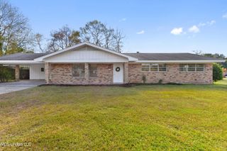 13013 Cambridge Boulevard, Ocean Springs, MS 39564