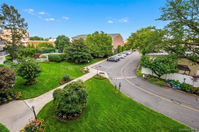 135 Post Avenue 2Q, Westbury, NY 11590