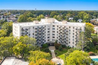 135 Post Avenue 2Q, Westbury, NY 11590
