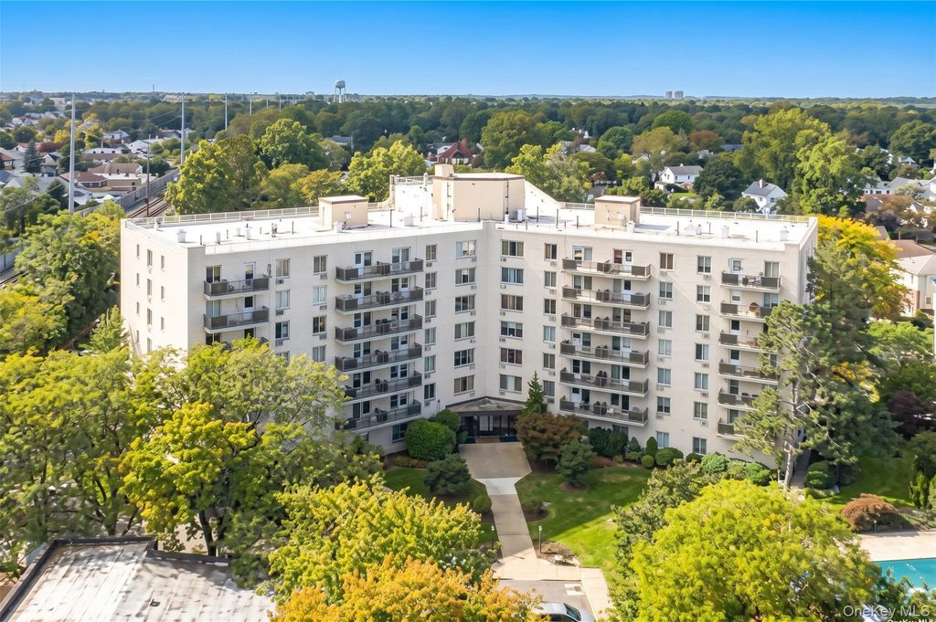 135 Post Avenue 2Q, Westbury, NY 11590