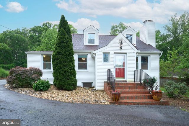 3533 WOODBURN RD, Annandale, VA 22003