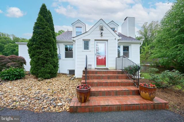 3533 WOODBURN RD, Annandale, VA 22003