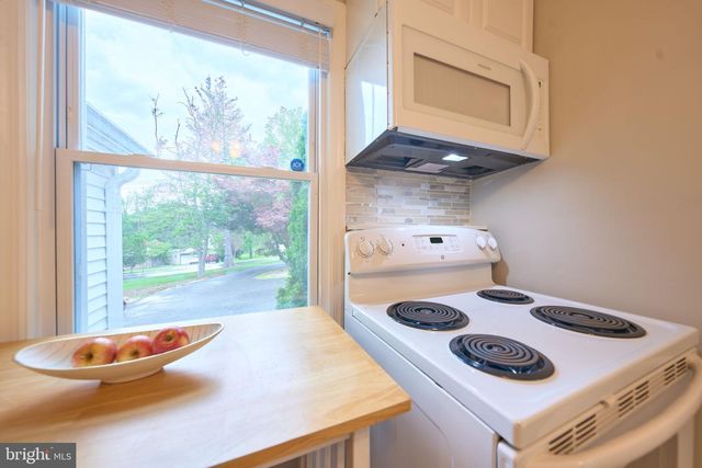 3533 WOODBURN RD, Annandale, VA 22003