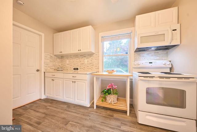 3533 WOODBURN RD, Annandale, VA 22003